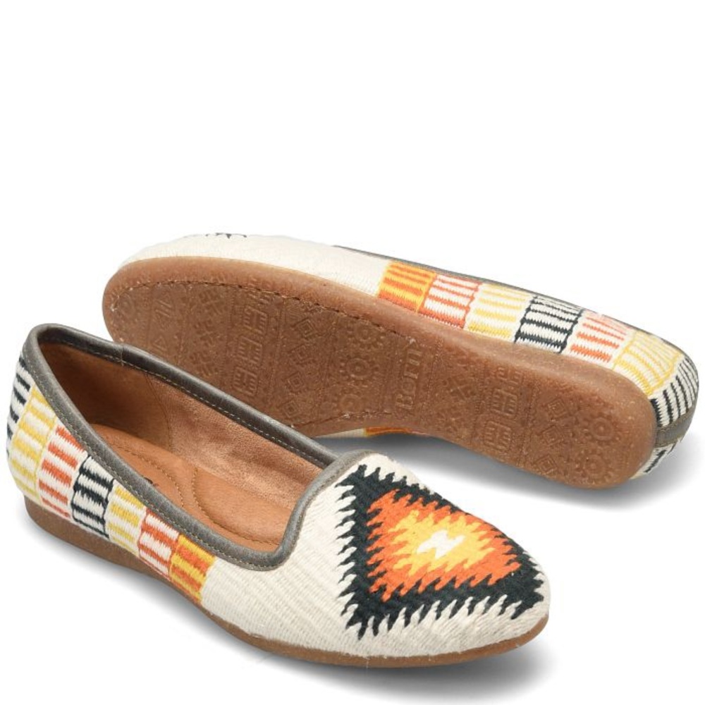 BORN GISELLE slip on! SIZE 8.5 perfect condition, barely worn